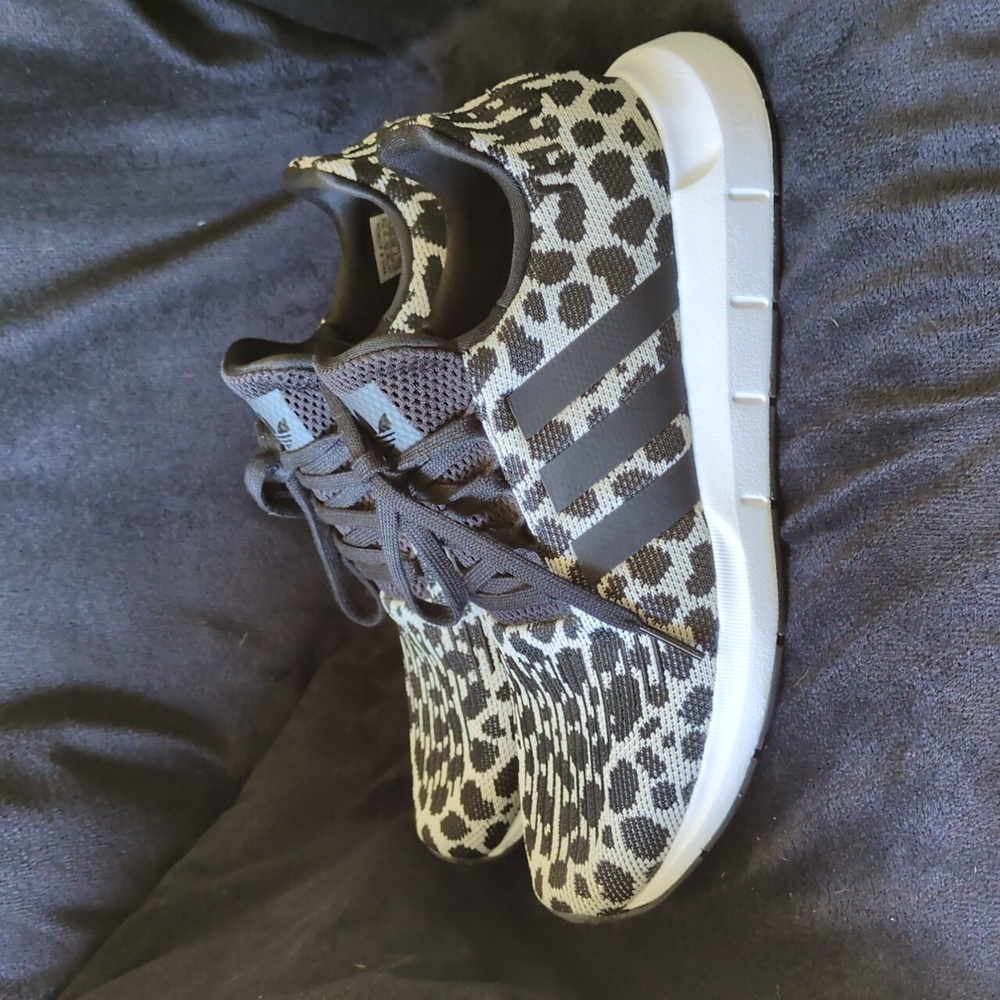 Adidas Swift Run 1.0 Women's Sz 8.5 - Picture 3 of 6